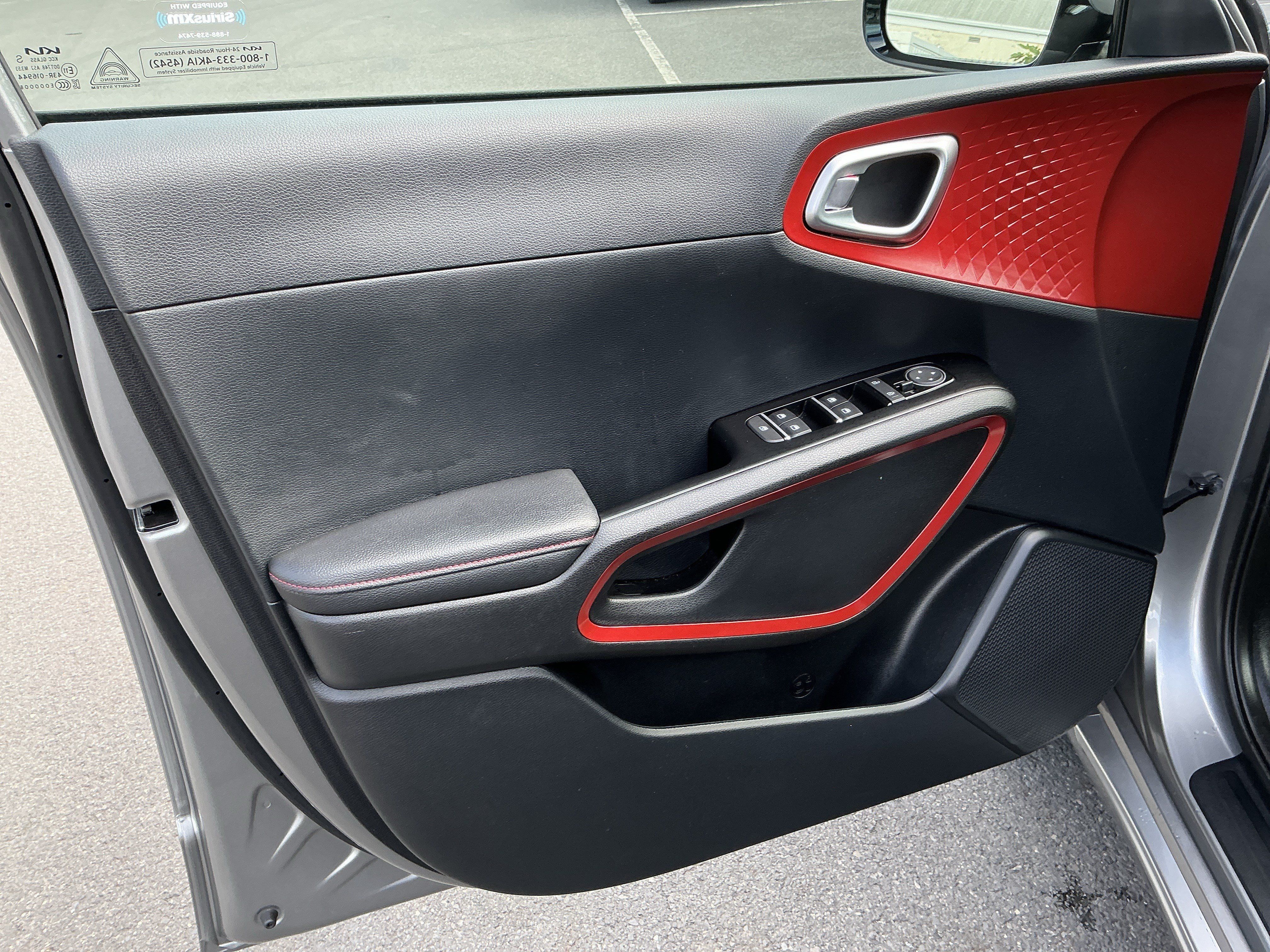 Certified 2025 Kia Soul GT-Line FWD image 13