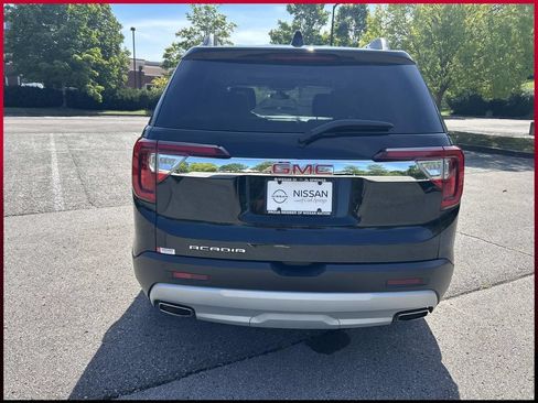 Used 2022 GMC Acadia SLE w/ Driver Convenience Package FWD image 6