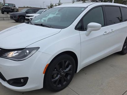 Used 2020 Chrysler Pacifica Touring w/ S Appearance Package