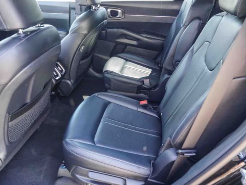 Certified 2023 Kia Sorento EX FWD image 15