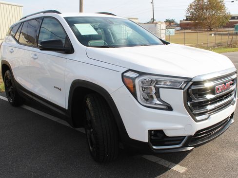 Used 2024 GMC Terrain AT4 image 15