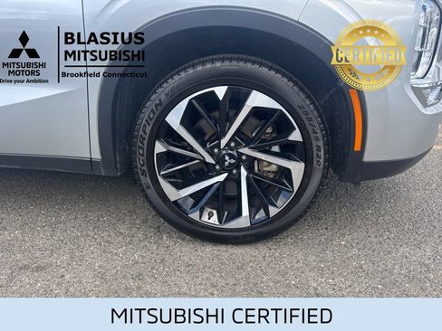 Used 2024 Mitsubishi Outlander SE AWD/4WD image 3