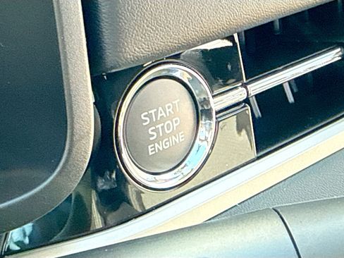 New 2026 Mitsubishi Outlander ES image 9