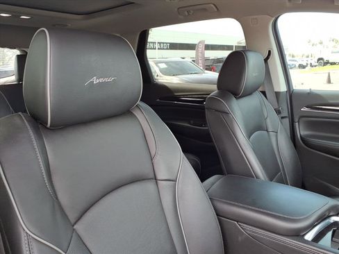Used 2021 Buick Enclave Avenir w/ Avenir Technology Package image 12