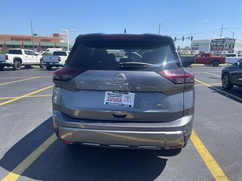 Used 2026 Nissan Rogue SL FWD image 32