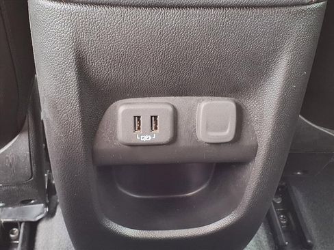 Used 2022 GMC Canyon AT4 image 17