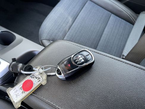 Used 2025 Buick Envista Preferred image 21