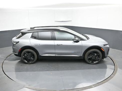 New 2026 Chevrolet Equinox EV RS image 22