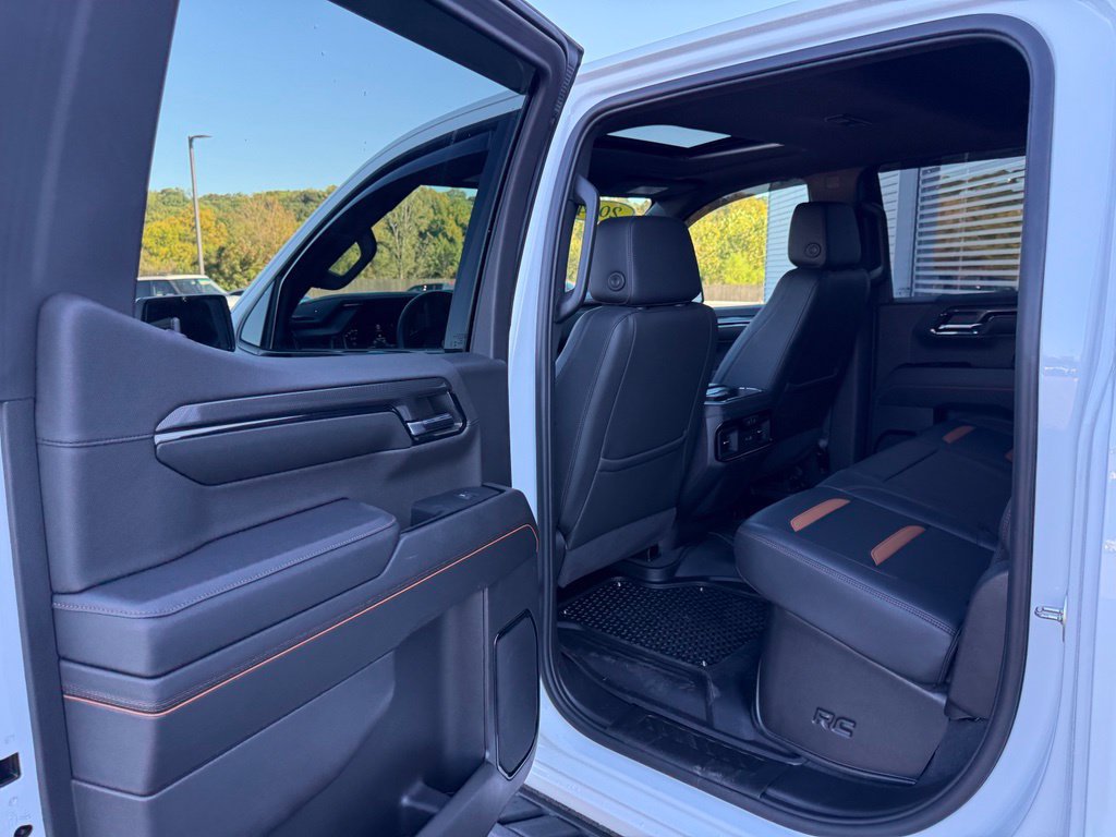 Used 2024 GMC Sierra 1500 AT4 w/ Technology Package AWD/4WD image 21