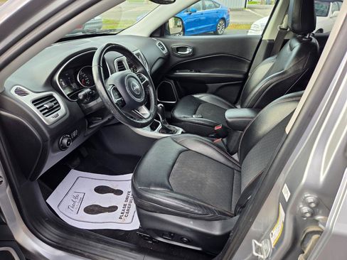 Used 2018 Jeep Compass Latitude w/ Popular Equipment Group AWD/4WD image 6