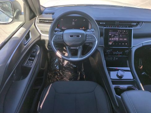 New 2025 Jeep Grand Cherokee Laredo w/ MOPAR Finishing Package image 17