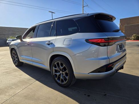 New 2026 Lexus TX 500h AWD image 4