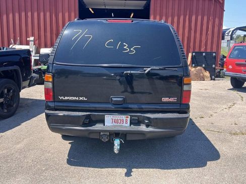 Used 2004 GMC Yukon XL Denali image 4