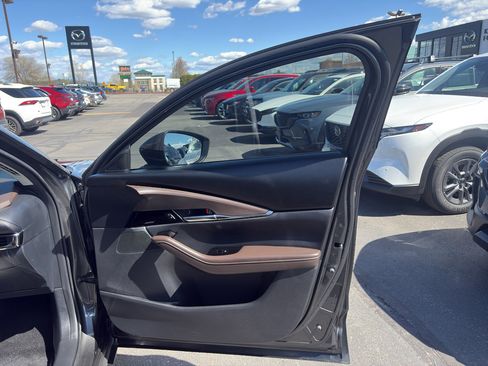 Used 2025 MAZDA CX-30 2.5 Turbo w/ Premium Plus Pkg AWD/4WD image 18