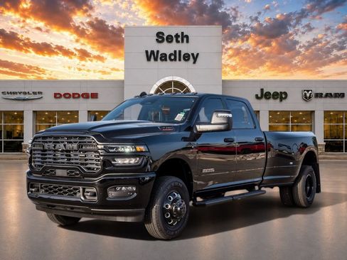 New 2026 RAM 3500 Big Horn AWD/4WD image 3