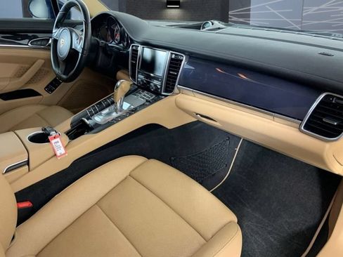 Used 2013 Porsche Panamera image 16