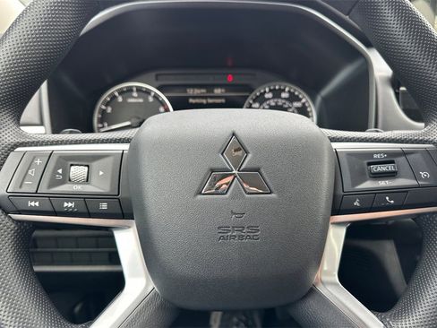 New 2025 Mitsubishi Outlander ES image 23