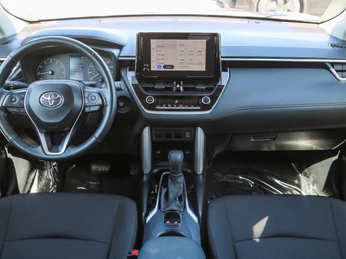 Used 2024 Toyota Corolla Cross LE image 12
