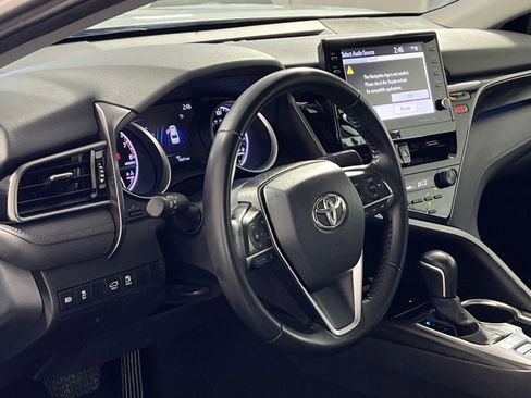 Used 2024 Toyota Camry XLE image 16