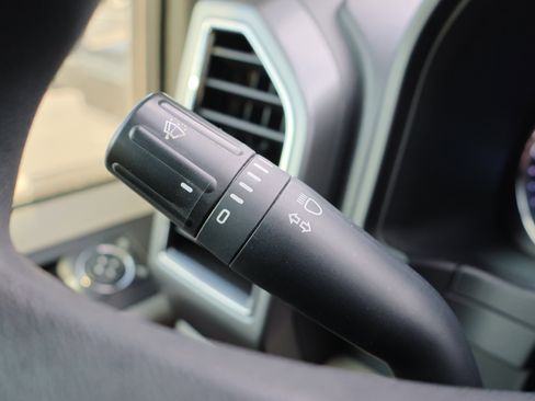 Certified 2020 Ford F250 XLT w/ Tremor Off-Road Package image 19