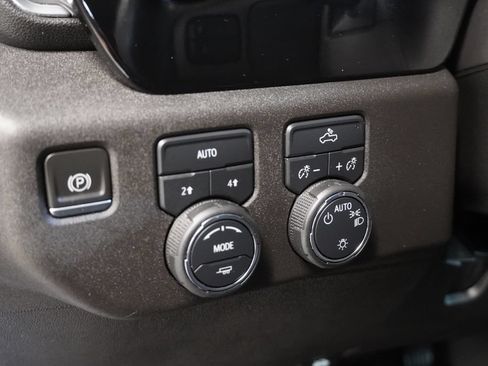 Used 2023 Chevrolet Silverado 1500 LT w/ Convenience Package II AWD/4WD image 7