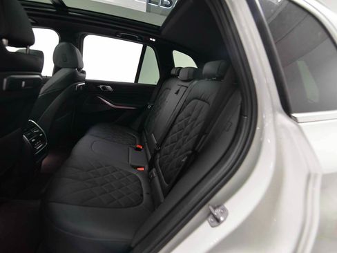 Used 2026 BMW X5 sDrive40i w/ Premium Package RWD image 11