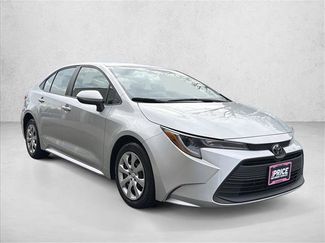 Used 2023 Toyota Corolla LE video 3