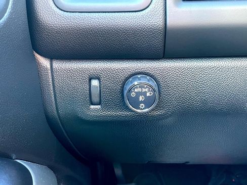 Used 2019 Chevrolet Colorado LT w/ LT Convenience Package image 17