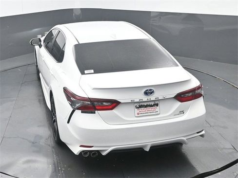 Used 2024 Toyota Camry SE image 29