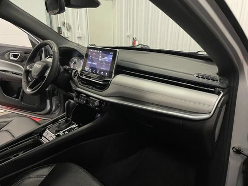 Used 2025 Jeep Compass Limited AWD/4WD image 47