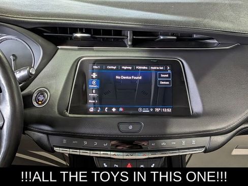 Used 2023 Cadillac XT4 Luxury w/ Cold Weather Package AWD/4WD image 28