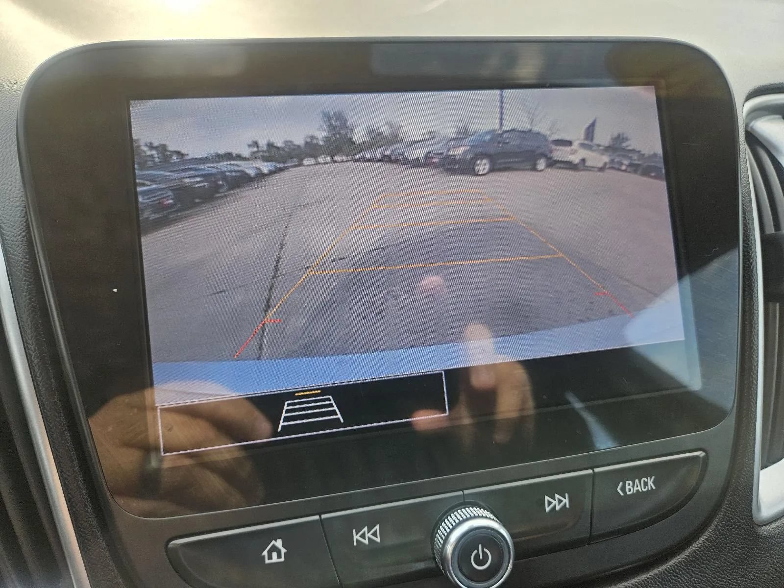 Used 2022 Chevrolet Malibu LT FWD image 19