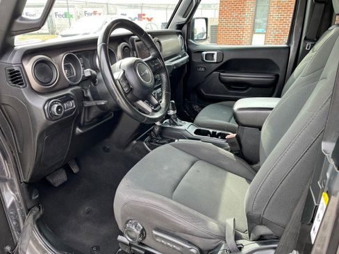 Used 2018 Jeep Wrangler Sport image 13