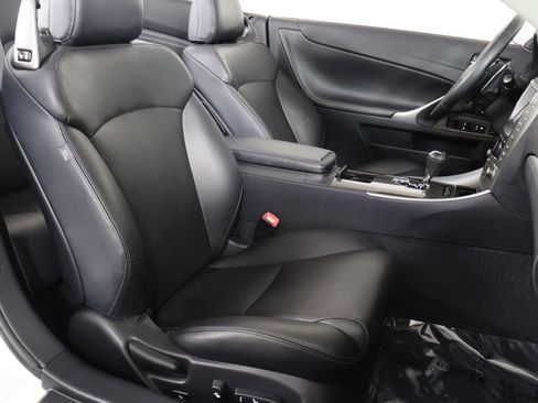 Used 2014 Lexus IS 250C 250 w/ Luxury Package image 29