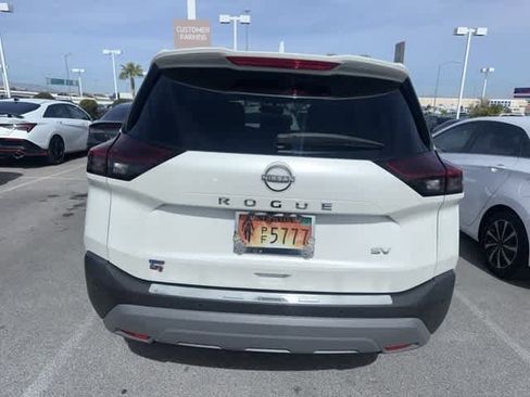 Used 2023 Nissan Rogue SV image 9