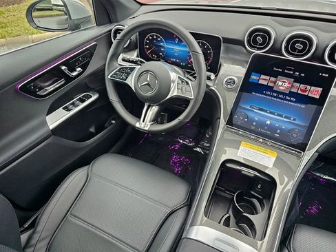 Certified 2025 Mercedes-Benz GLC 300 4MATIC image 29