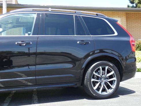 Used 2018 Volvo XC90 T6 Momentum w/ Convenience Package image 12