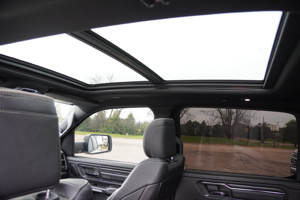 Used 2022 RAM 1500 Limited w/ Night Edition AWD/4WD image 19