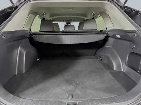 Used 2022 Toyota RAV4 XLE FWD image 37