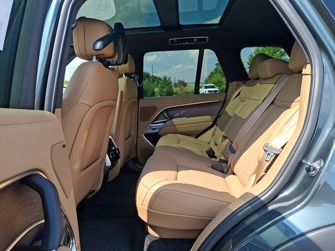 New 2026 Land Rover Range Rover SE AWD/4WD image 9