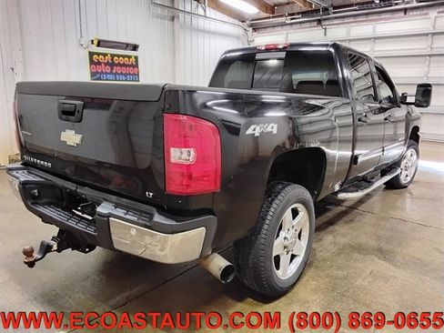 Used 2011 Chevrolet Silverado 2500 LT w/ Interior Plus Package AWD/4WD image 3