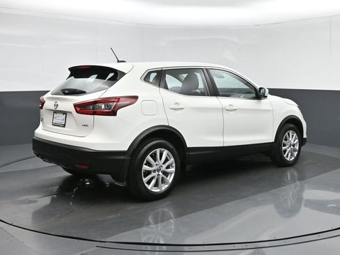 Used 2022 Nissan Rogue Sport S image 7