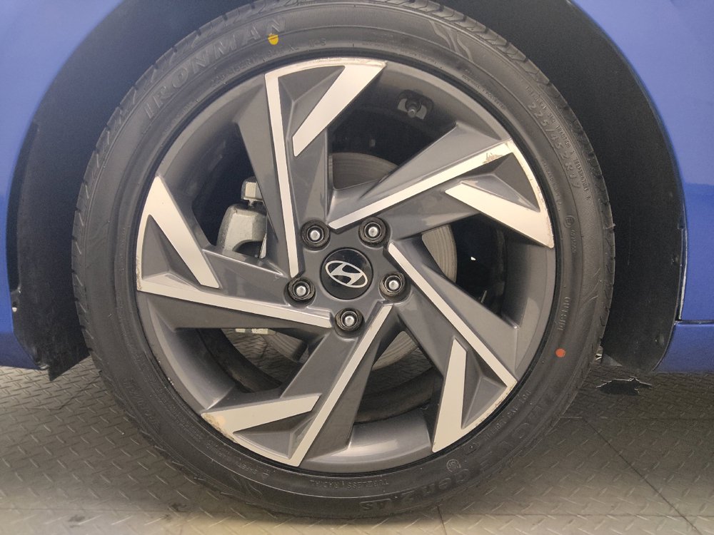 Used 2025 Hyundai Elantra Sport FWD image 31