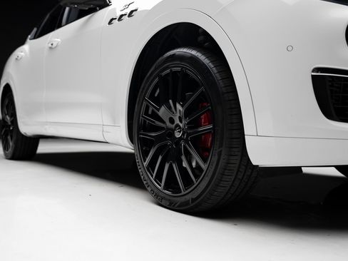Used 2022 Maserati Levante GT AWD/4WD image 83