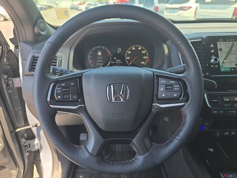 Used 2025 Honda Ridgeline Black Edition image 25