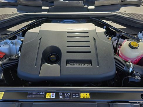 New 2026 Land Rover Range Rover Long Wheelbase SE image 33
