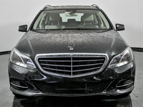 Used 2016 Mercedes-Benz E 350 4MATIC Wagon w/ Premium Package image 4