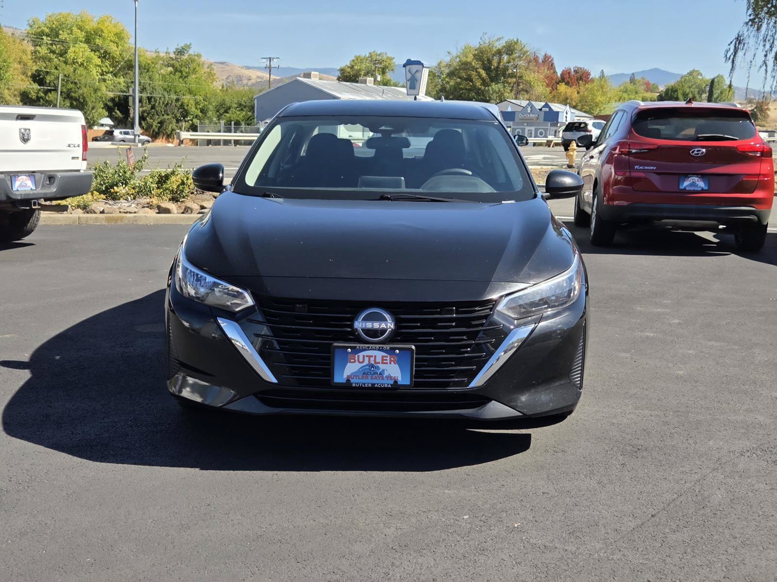 Used 2024 Nissan Sentra SV FWD image 2