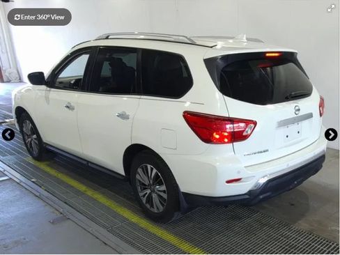 Used 2019 Nissan Pathfinder S FWD image 2