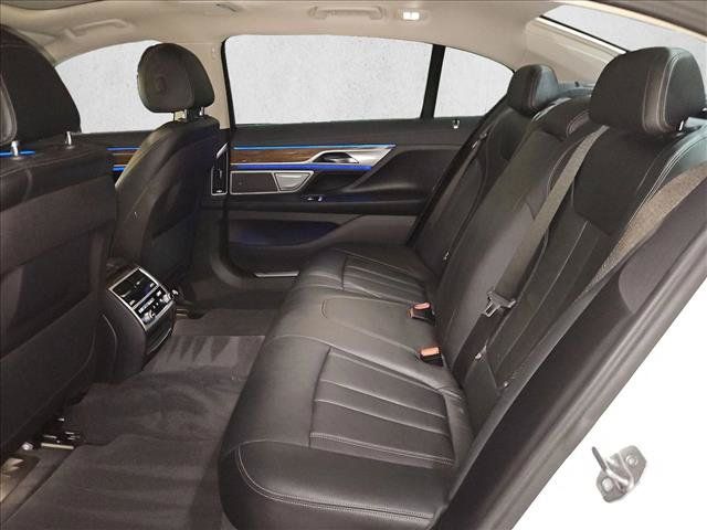 Used 2017 BMW 740i RWD image 15